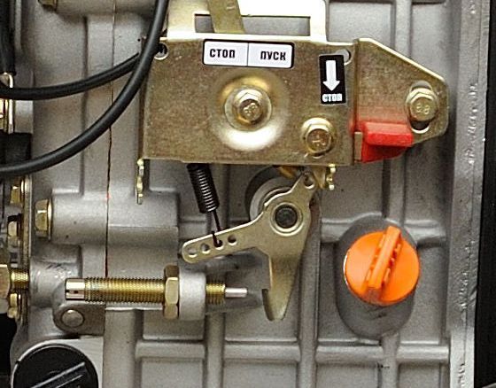 Дизельный генератор Hyundai DHY 6000LE  для дома фото