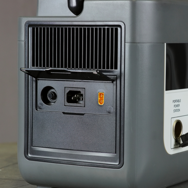 Портативная электростанция Fubag AS 2400i (аккумулятор LiFePO4) для гаража фото